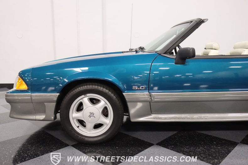 1993 Ford Mustang 21