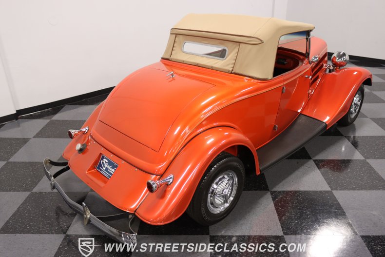 1934 Ford Cabriolet 24