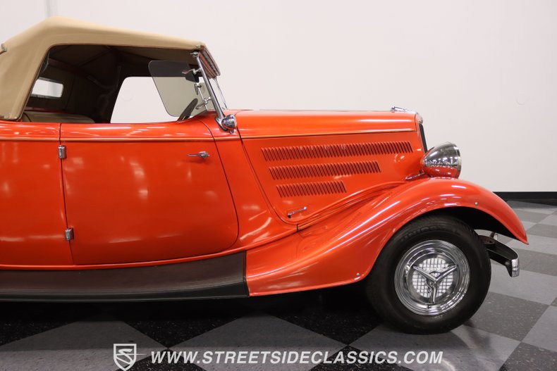 1934 Ford Cabriolet 29