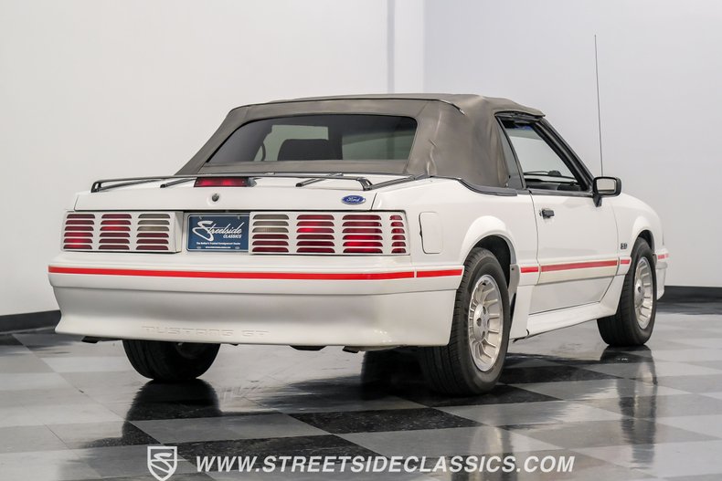1989 Ford Mustang 13