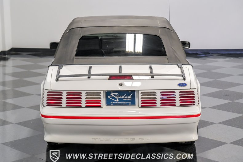 1989 Ford Mustang 12