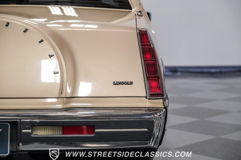 1986 Lincoln Continental 31
