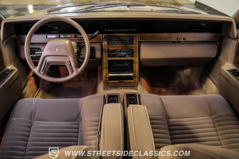 1986 Lincoln Continental 37