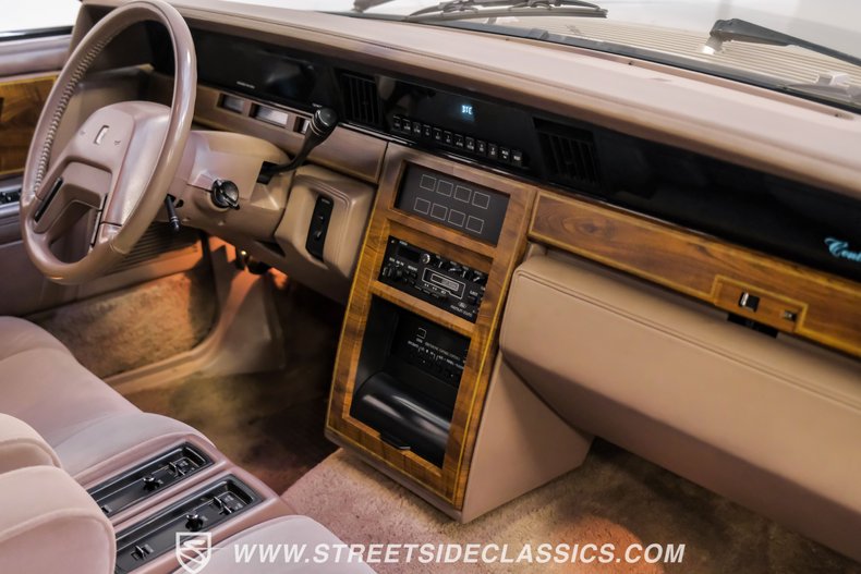 1986 Lincoln Continental 43