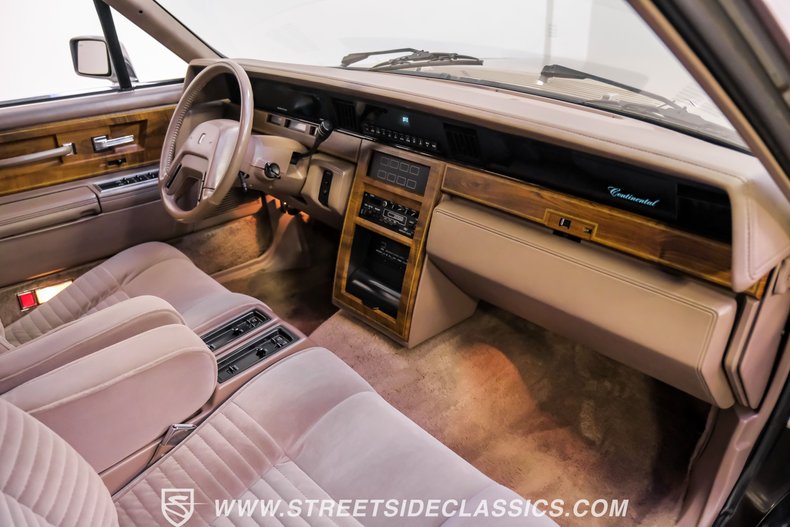 1986 Lincoln Continental 36