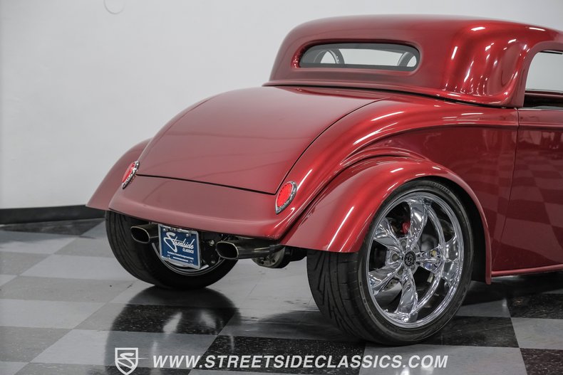 1933 Ford Coupe 28