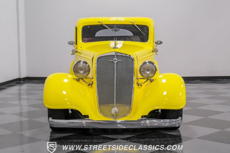 1934 Chevrolet Sedan 21