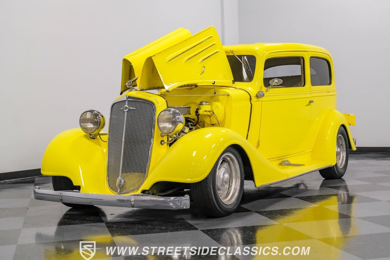 1934 Chevrolet Sedan 31