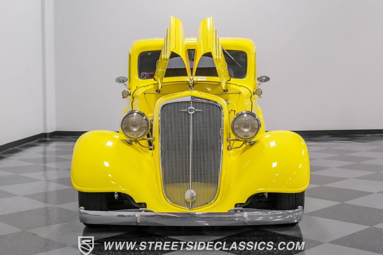 1934 Chevrolet Sedan 36