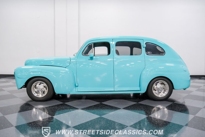 1947 Ford Deluxe 2