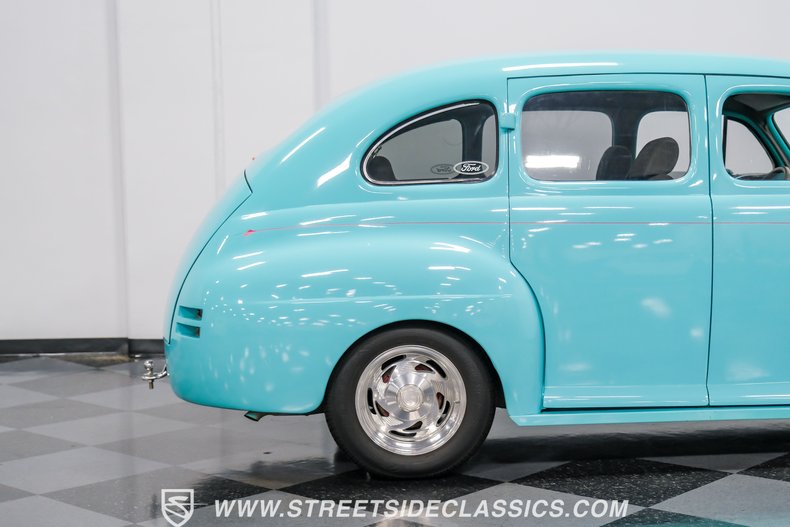 1947 Ford Deluxe 18