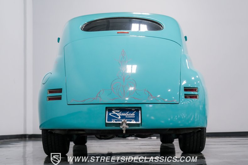 1947 Ford Deluxe 87