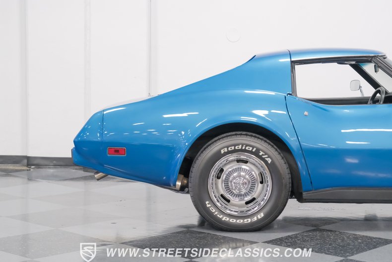 1977 Chevrolet Corvette  17