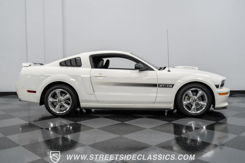 2008 Ford Mustang 17