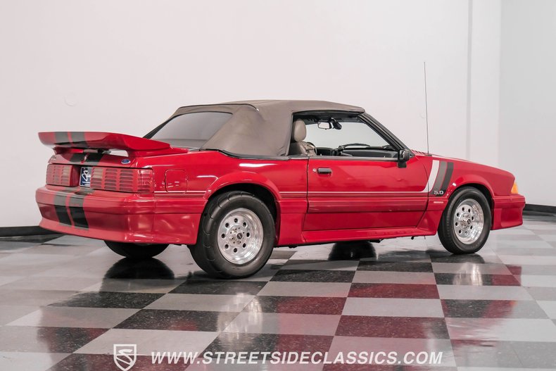 1989 Ford Mustang 16