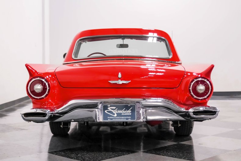 1957 Ford Thunderbird 17
