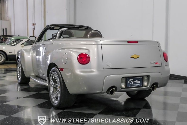 2005 Chevrolet SSR  11