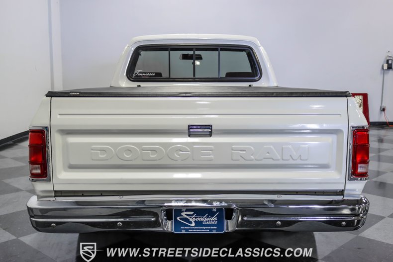 1991 Dodge Ram 150 9