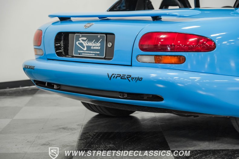 1995 Dodge Viper RT-10 24