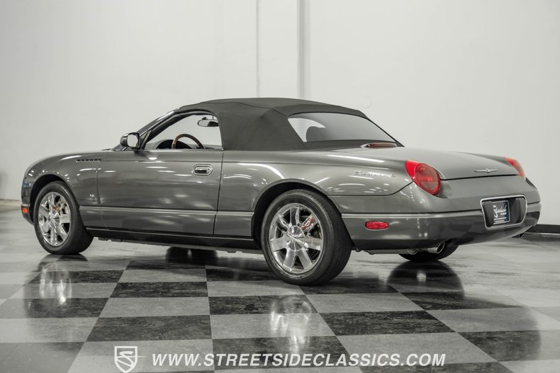 2003 Ford Thunderbird  17