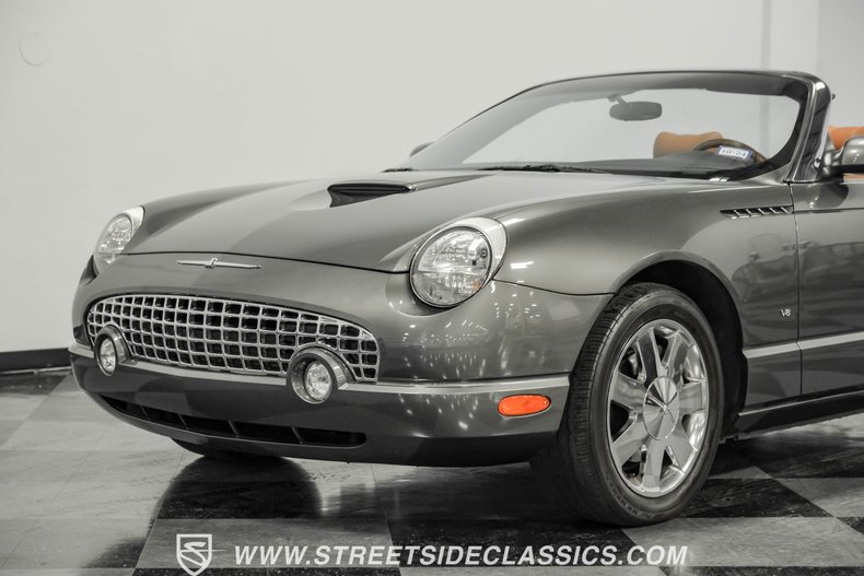 2003 Ford Thunderbird  18