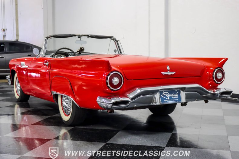 1957 Ford Thunderbird  9