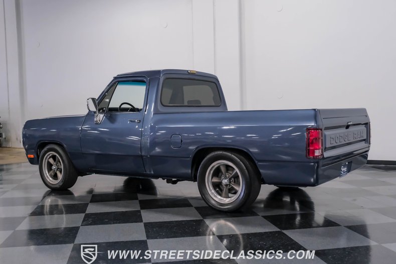 1989 Dodge D150 Hemi Restomod 7