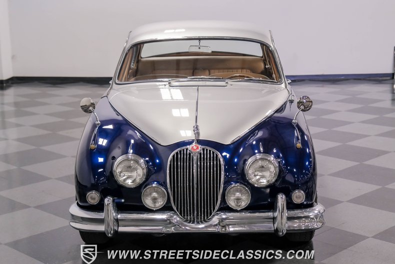 1962 Jaguar Mark II Saloon 33