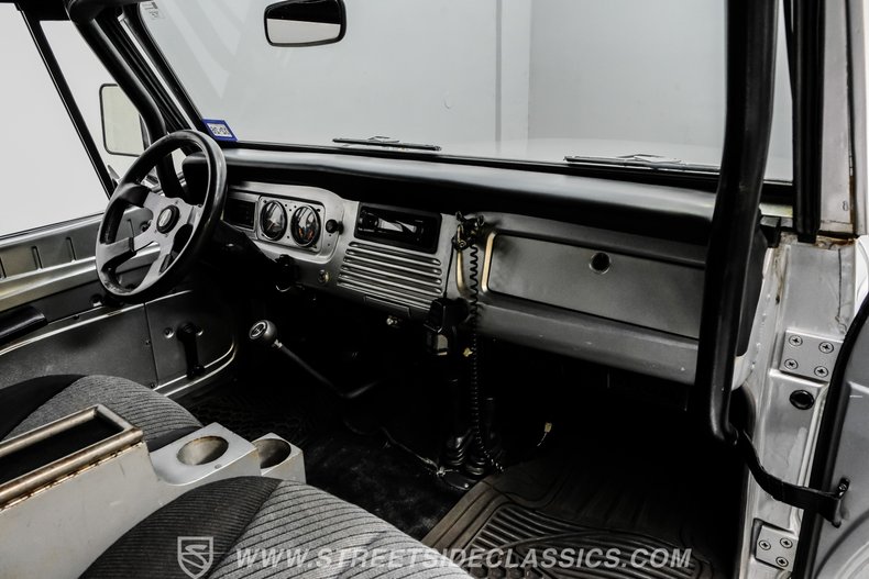 For Sale 1970 Jeep Jeepster Commando Stock# 8055-DFW Fullscreen Grid Image 62