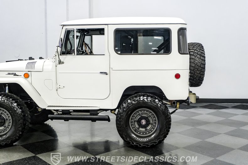 1969 Toyota FJ40 24