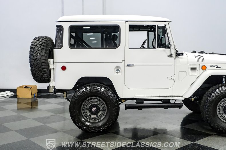 1969 Toyota FJ40 29