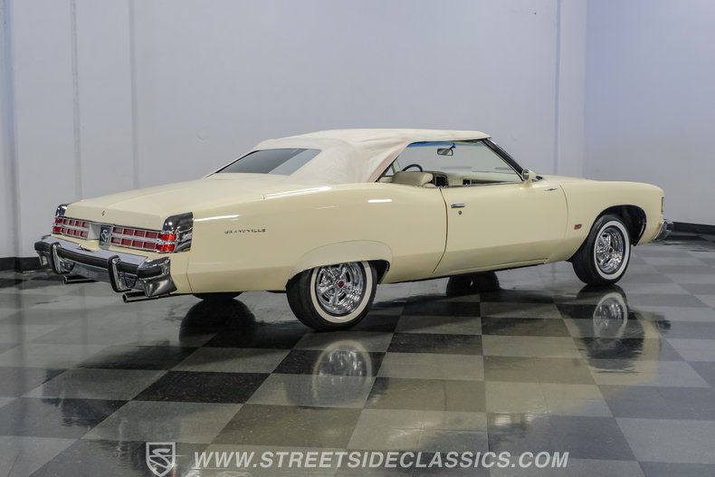 1975 Pontiac Grand Ville 12