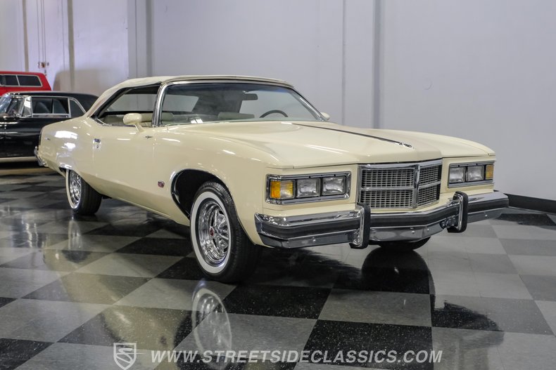 1975 Pontiac Grand Ville 17