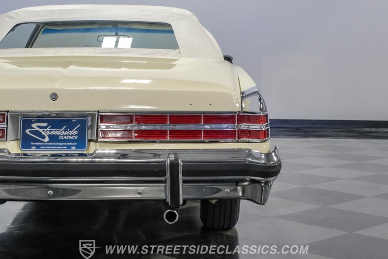 1975 Pontiac Grand Ville 26