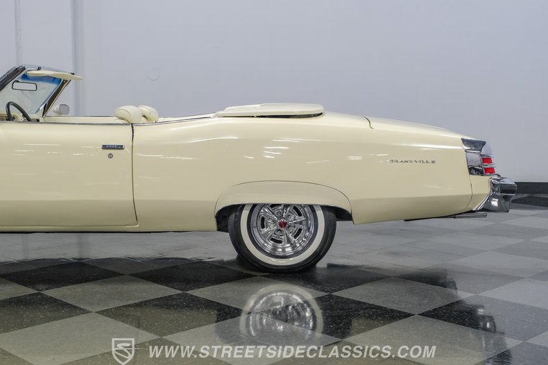 1975 Pontiac Grand Ville 24