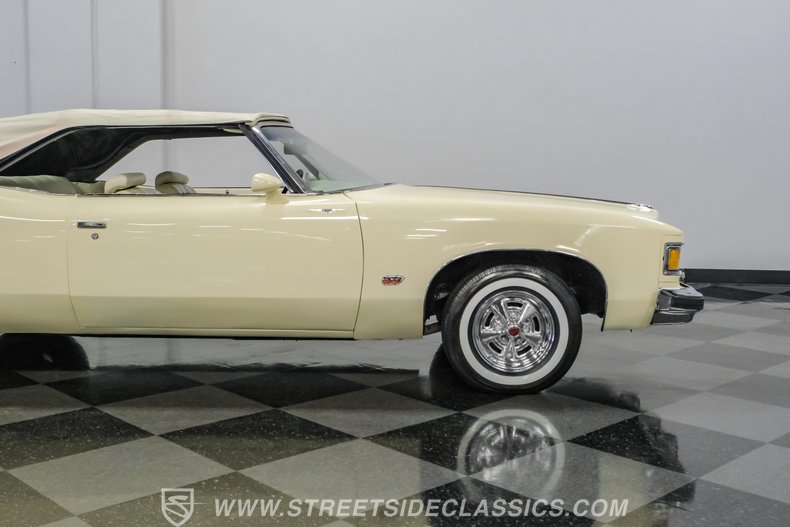 1975 Pontiac Grand Ville 30