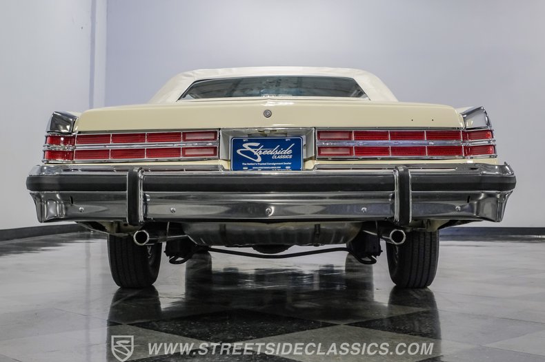 1975 Pontiac Grand Ville 32