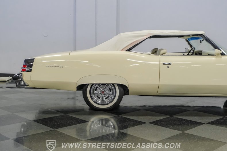 1975 Pontiac Grand Ville 29