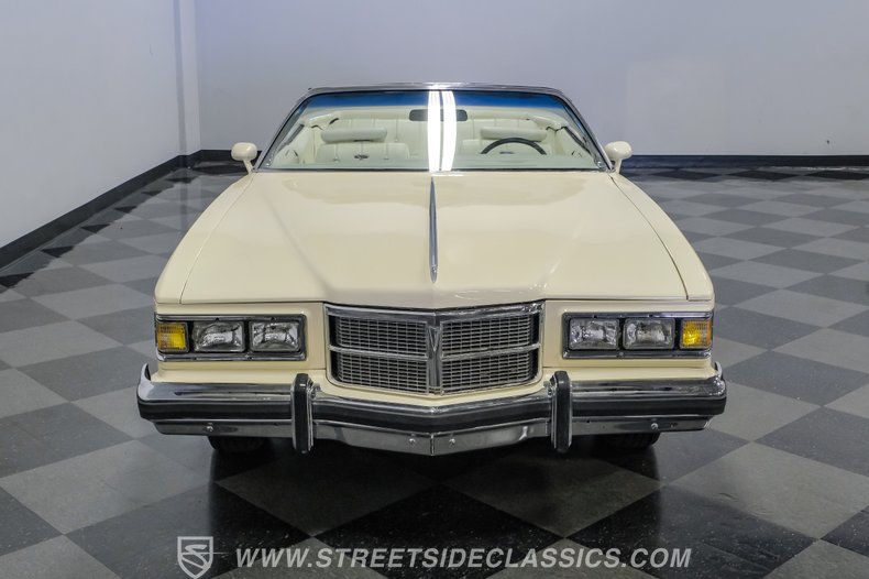 1975 Pontiac Grand Ville 33