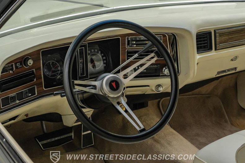 1975 Pontiac Grand Ville 45