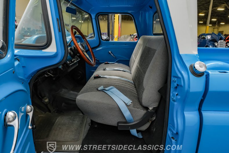 1961 Chevrolet C10 44