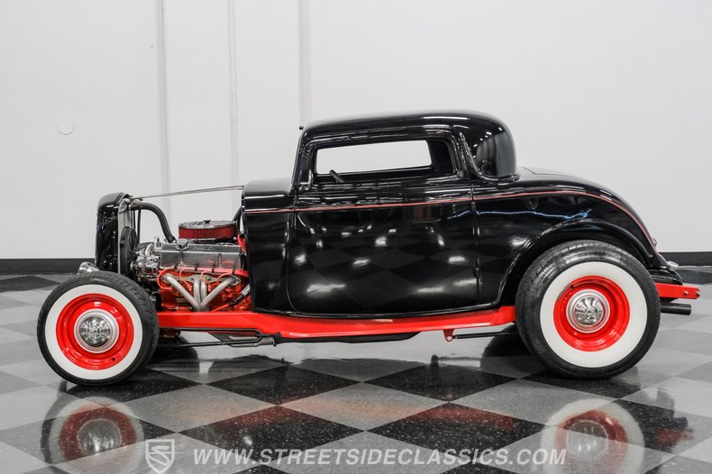 1932 Ford 3-Window 2