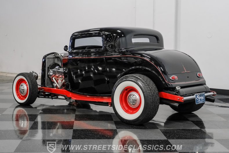 1932 Ford 3-Window 7