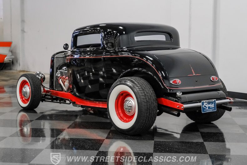 1932 Ford 3-Window 8