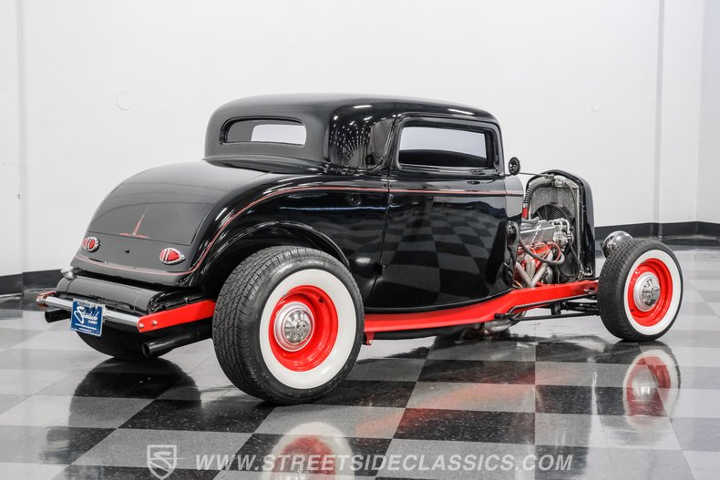 1932 Ford 3-Window 12