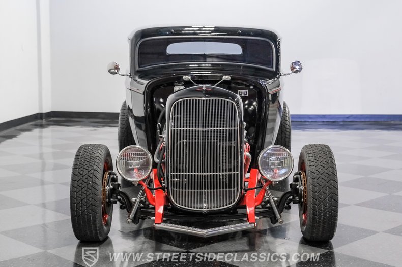 1932 Ford 3-Window 17