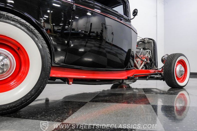 1932 Ford 3-Window 27