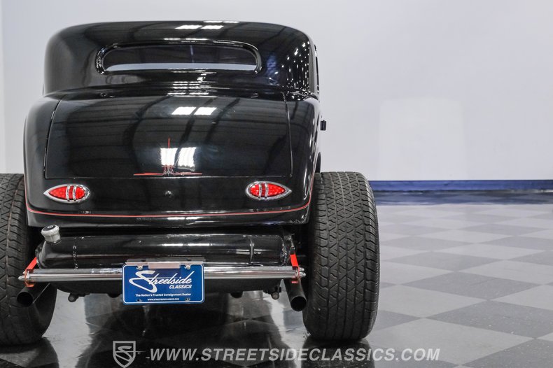 1932 Ford 3-Window 25