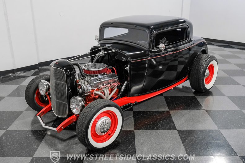 1932 Ford 3-Window 34
