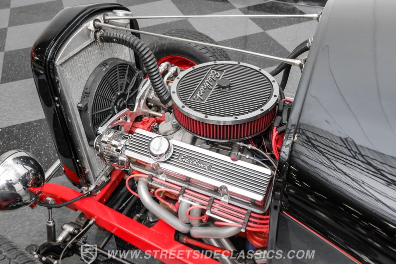 1932 Ford 3-Window 35
